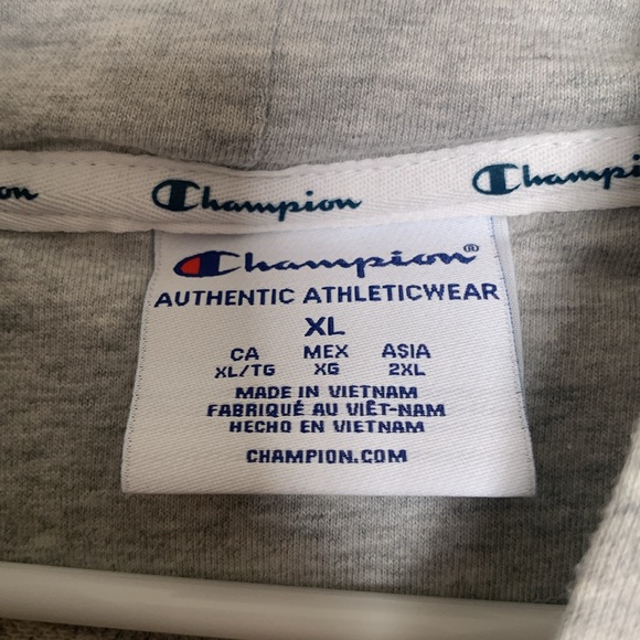 Champion Sleeveless Athletic Hoodie - Women’s XL - Picture 5 of 5